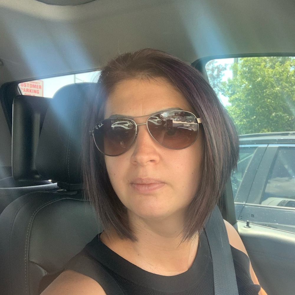 Meet your Posher, Corina